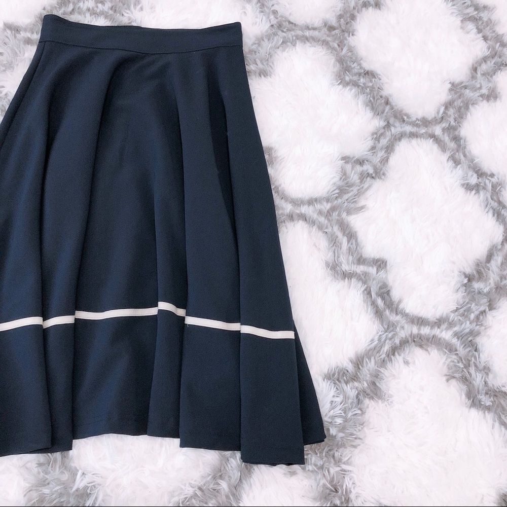 Streak of success midi skirt in navy